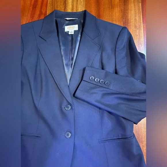 Talbots Classic Women’s Navy Wool Suit, 8P - Picture 12 of 12